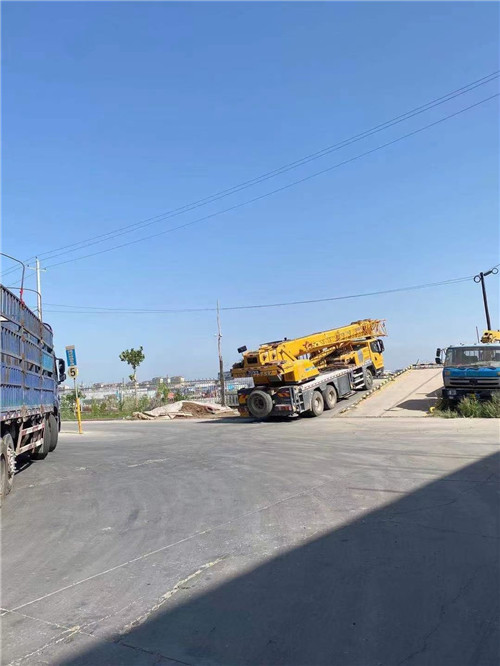 襄城县25吨吊车的租赁价格大概是多少？