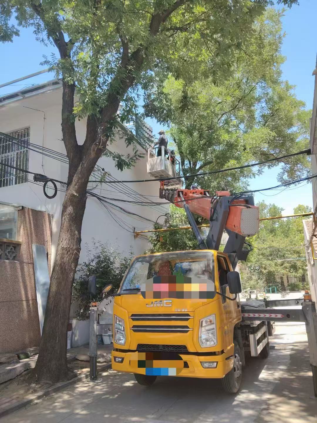 襄城县高空作业车能吊装重物吗？最大承载多少公斤？