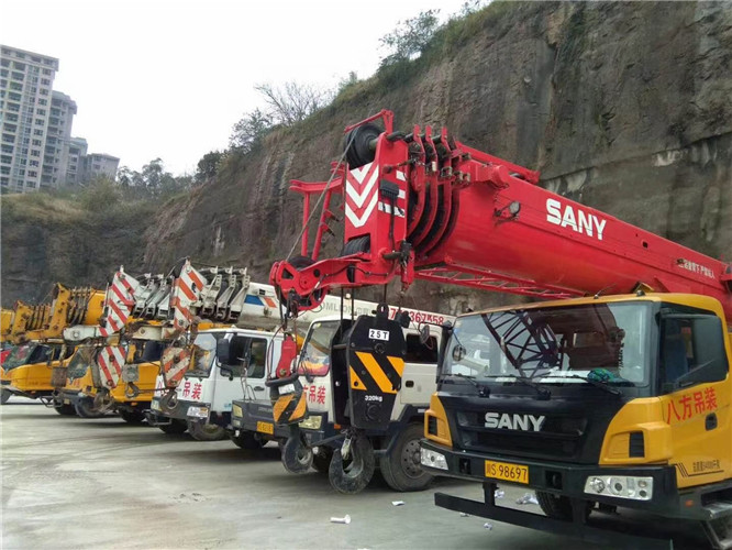 襄城县吊车出租按什么计费？台班费、单次费、里程费怎么算？