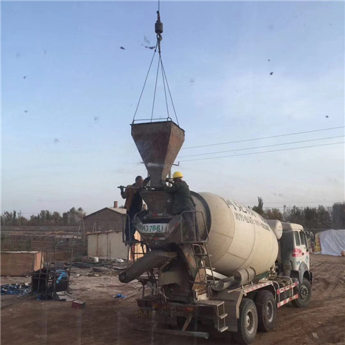 襄城县“精准瞄准”—— 吊车的 “定位导航” 技术