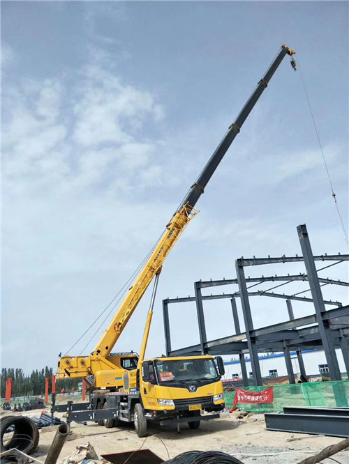 襄城县超高层建筑钢结构吊装案例